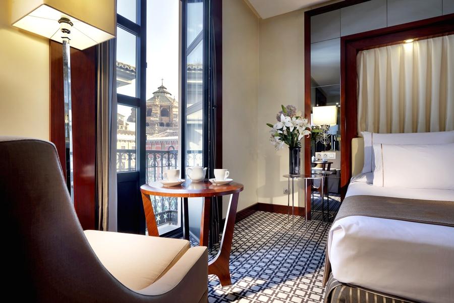 Hotel Eurostars Gran Via Granada Exteriér fotografie A room at the Mandarin Oriental, Rome