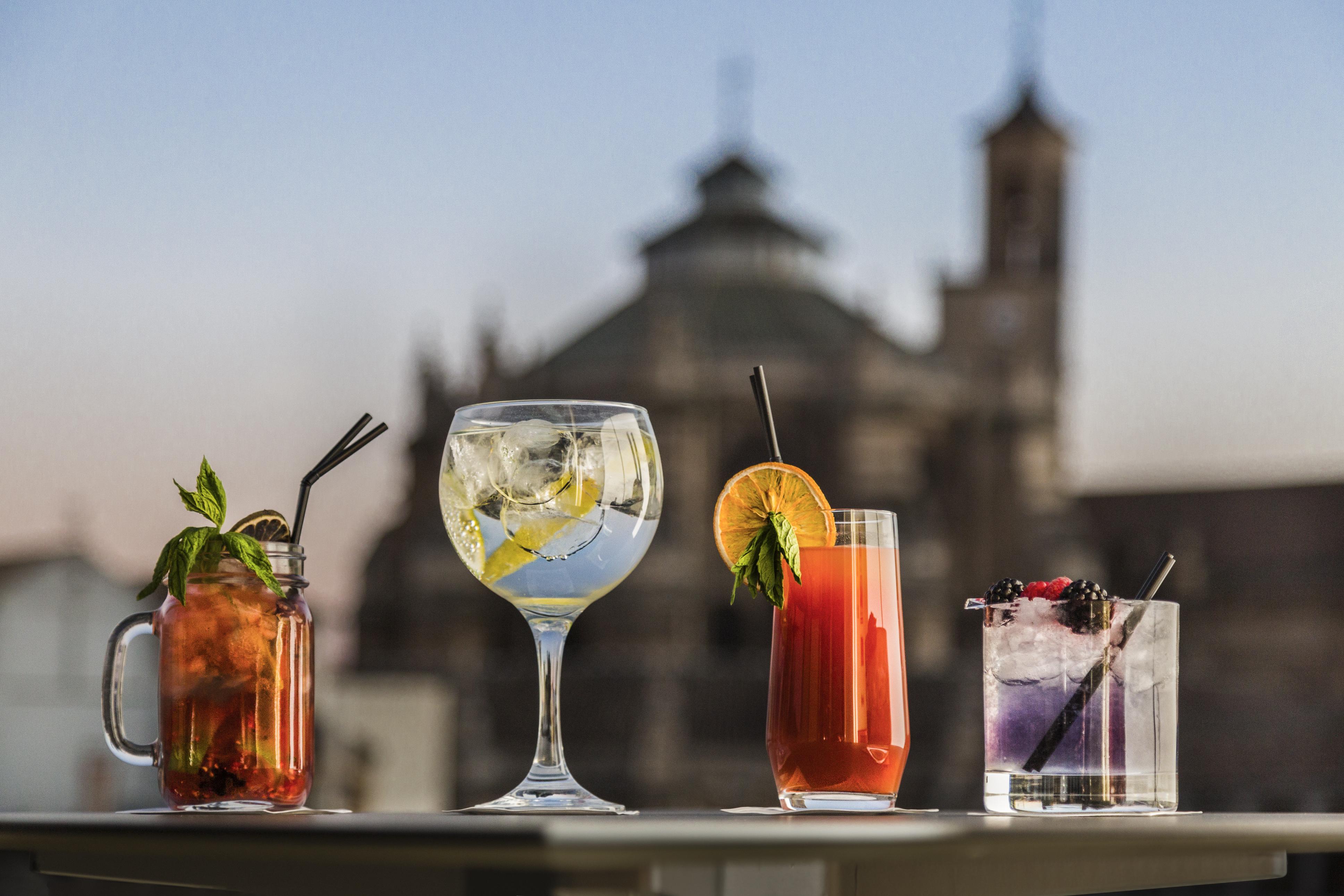 Hotel Eurostars Gran Via Granada Exteriér fotografie Cocktails at the Hotel